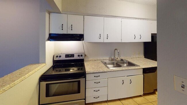 Building Photo - 2833 Kings Rd