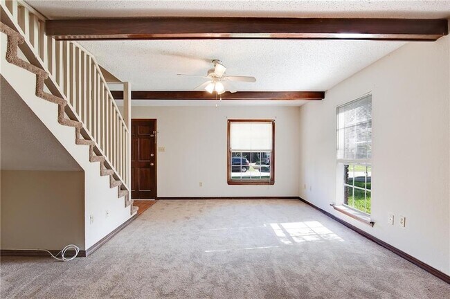 Building Photo - 2 Brandon Hall Dr