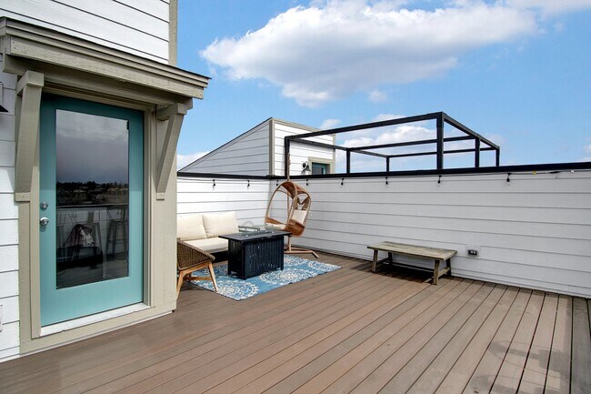 Building Photo - 12121 W 57th Dr