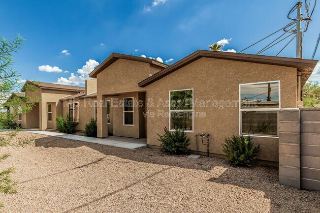 Building Photo - 413 E Southern Ave