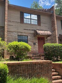 Building Photo - 805 Pine St