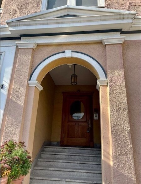 Building Photo - 375 Walden St