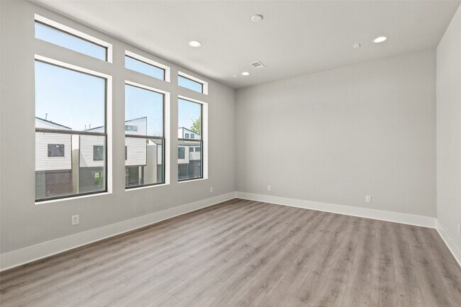 Building Photo - 1613 Wheeler Ave