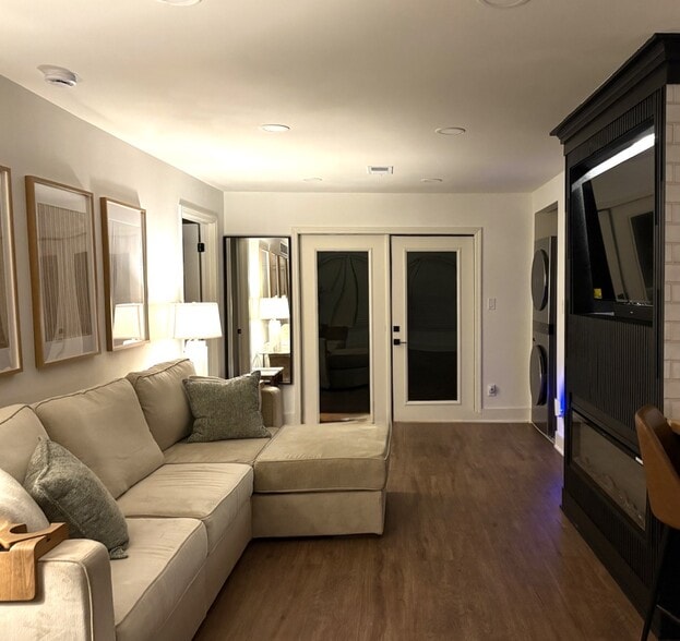 Building Photo - 5270 N 57th St