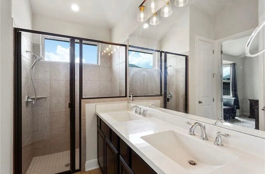 Building Photo - 2432 Granite Hill Dr