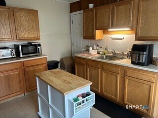 Building Photo - 202 Berlin Ave