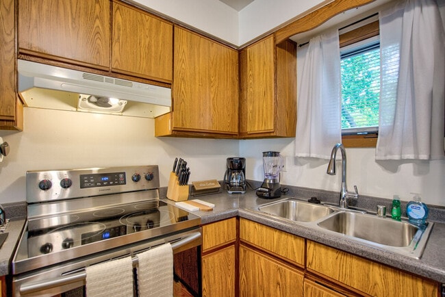 Building Photo - 23 Craig Ave