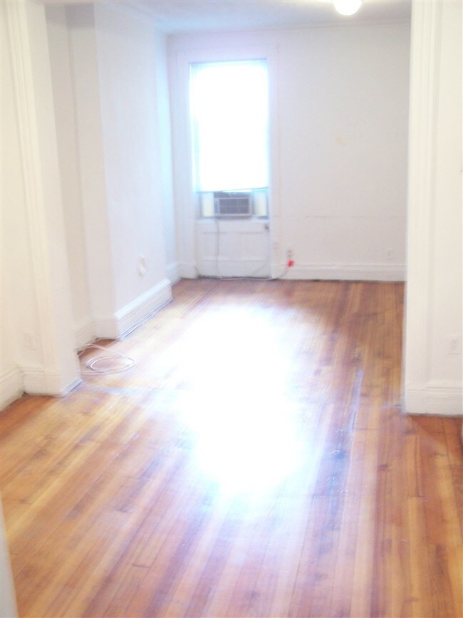 Primary Photo - 112 14th St
