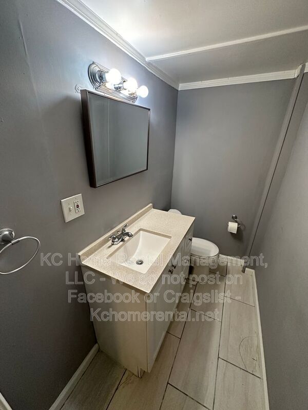 Building Photo - 5500 E 139 Terrace