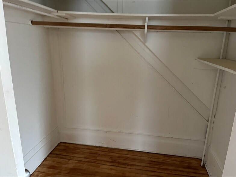 Building Photo - 73 Swezey St