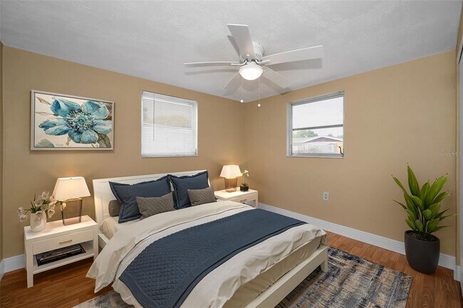 Building Photo - 9100 Lunar Ln