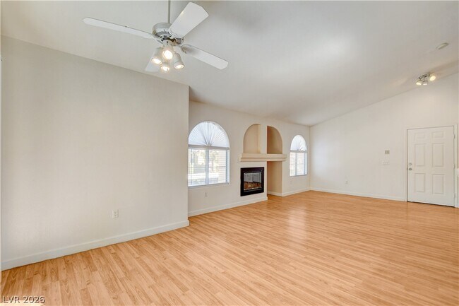 Building Photo - 7950 W Flamingo Rd