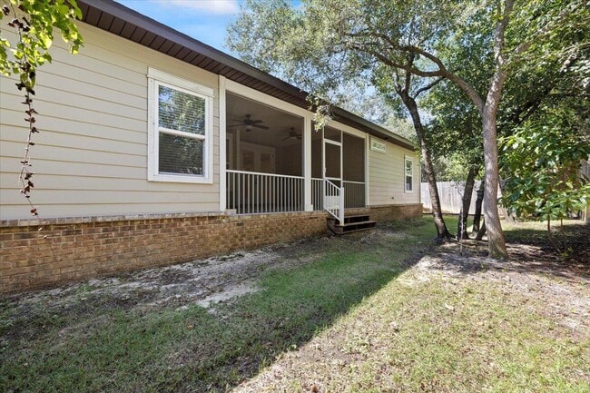 Building Photo - 485 Kelly St
