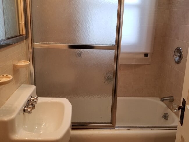 Building Photo - 182 W Euclid Ave