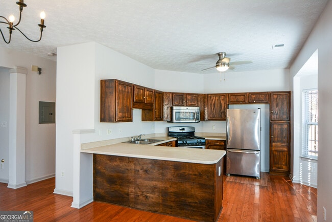 Building Photo - 5460 Hampton Ct