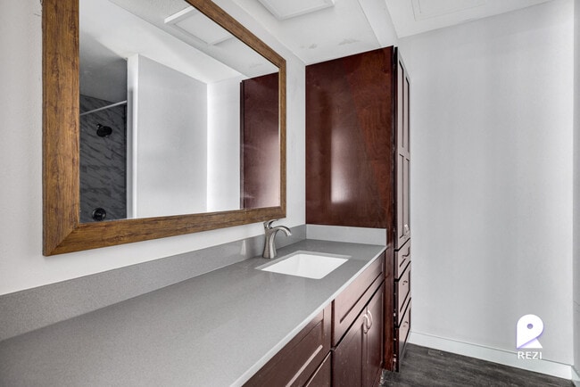Building Photo - 1430 Redbud Trail