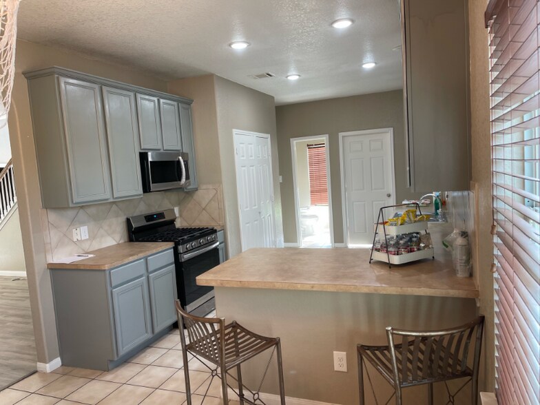 Building Photo - 4035 Hawthorn Glen Ct