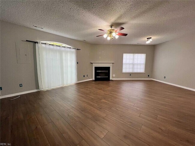 Building Photo - 4930 Cypress Point Cir