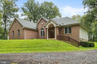 Building Photo - 41433 Red Hill Rd