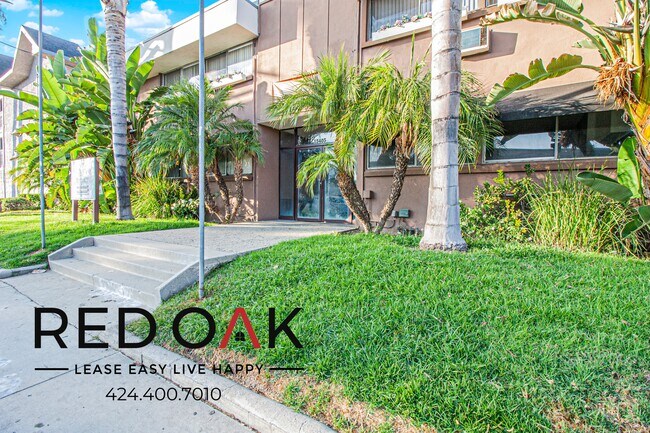 Building Photo - 15405 Vanowen St