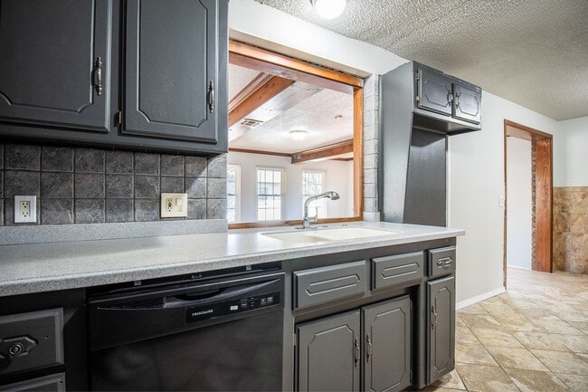 Building Photo - Great 3 Bed 2 Bath in OKC!