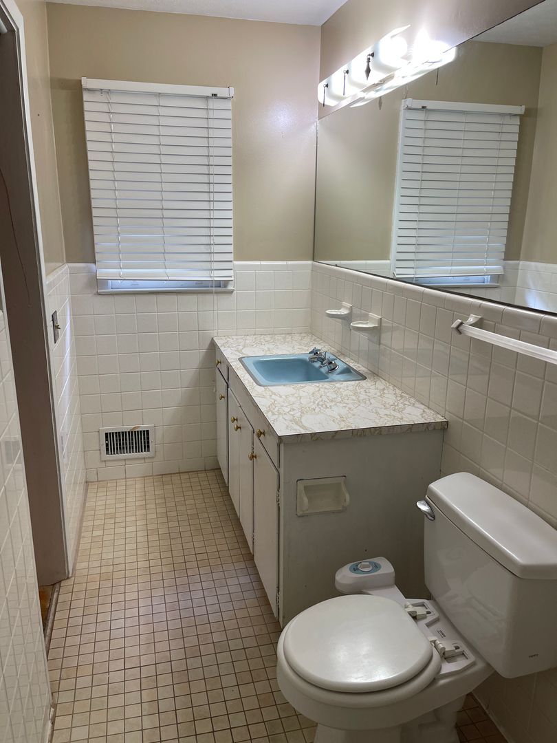 Building Photo - Glenn Ave Home