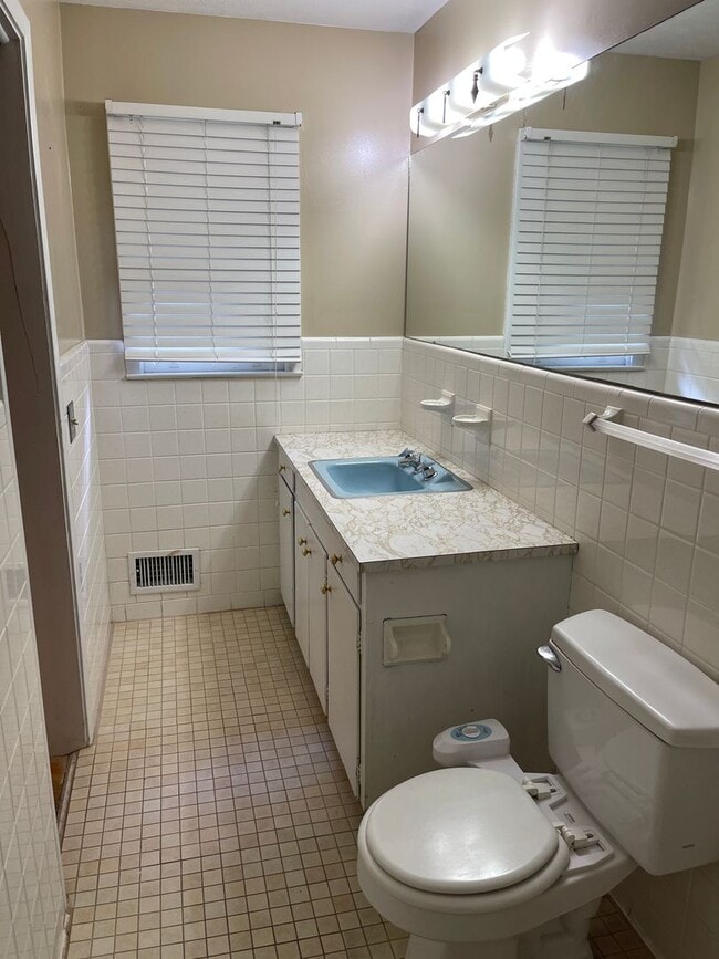 Building Photo - Glenn Ave Home