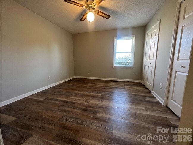 Building Photo - 1369 Little Rd