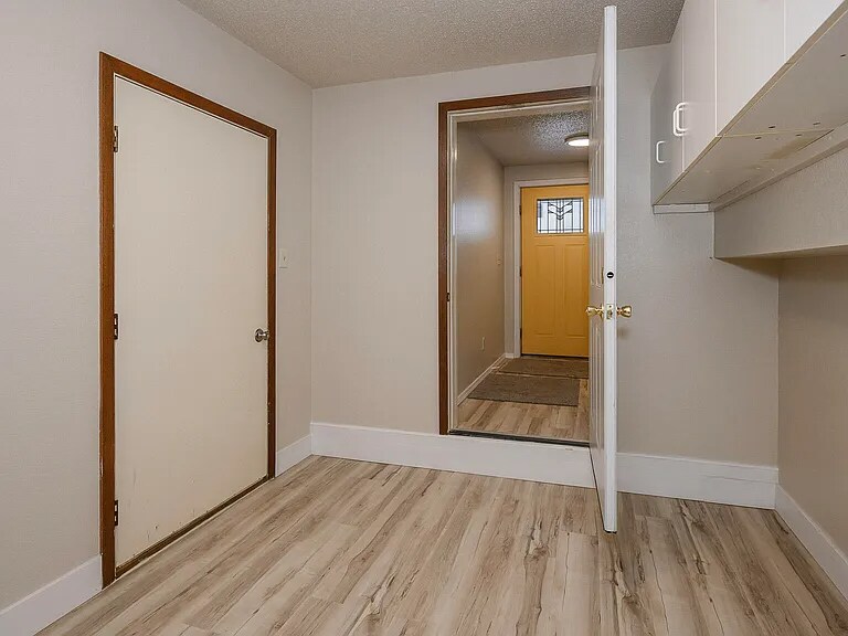 Building Photo - 1731 5th Ave NE