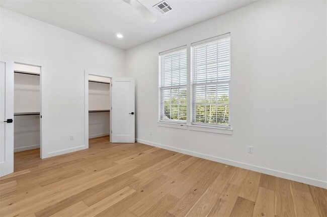 Building Photo - 18821 Selah Wy