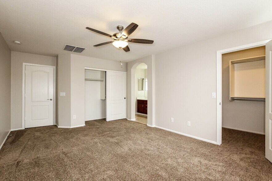 Building Photo - 5722 N 124th Ln