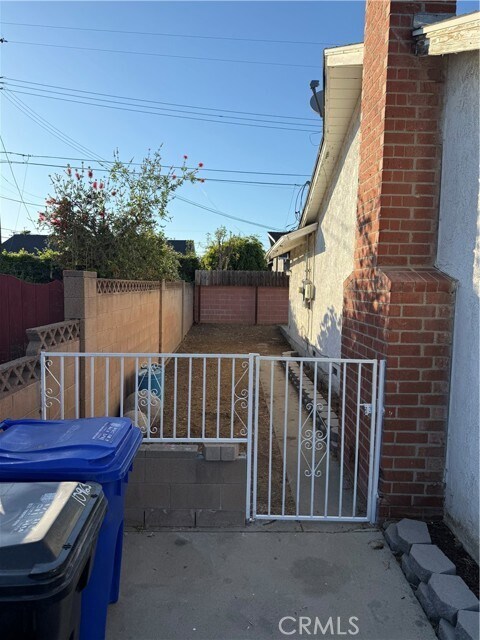 Building Photo - 10963 Canelo Rd