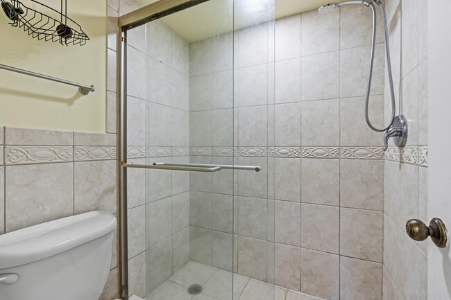 Building Photo - 6075 N Sabal Palm Blvd