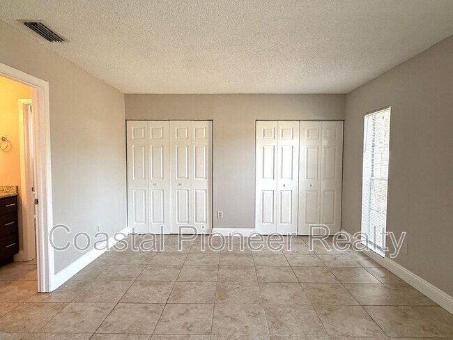 Building Photo - 606 Sandy Creek Dr