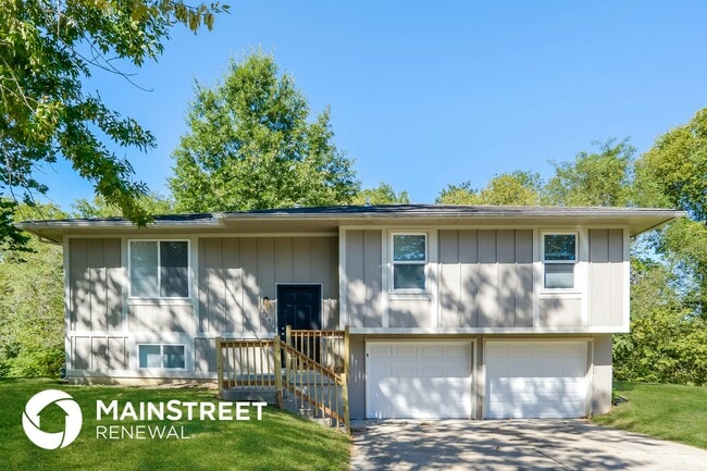 Building Photo - 1306 Queens Ct