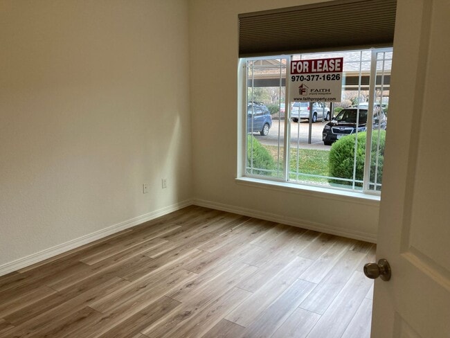 Building Photo - 2450 Windrow Dr