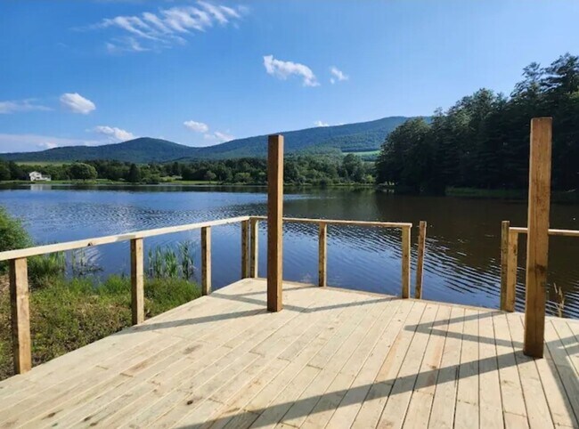 Building Photo - Luxury 5-Bedroom Retreat on 6.5 Acres — Furnished or Unfurnished — Flexible Lease