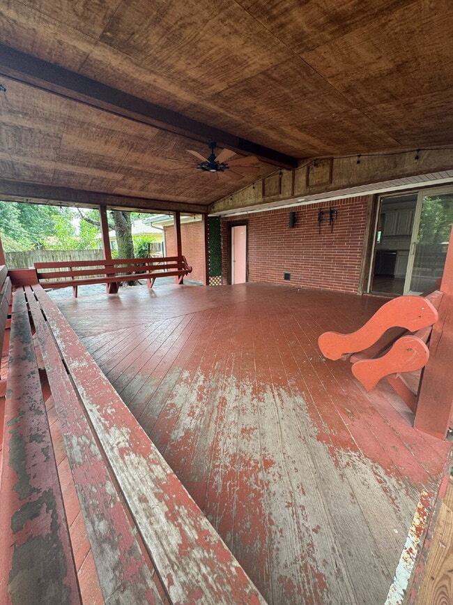 Building Photo - 840 N Waddington Ave