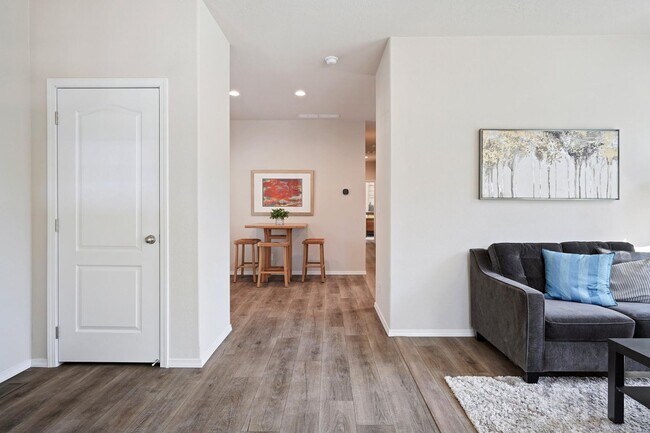 Building Photo - 3 Bed 2 Bath Brand New - Single level