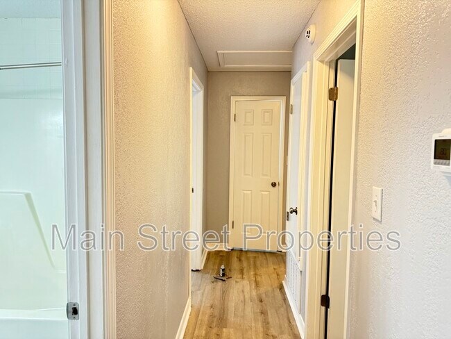 Building Photo - 517 Benjulyn Rd