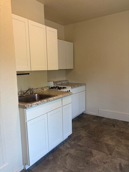 Building Photo - 803 E Kiowa St