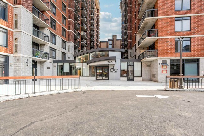 Building Photo - 759 2nd St