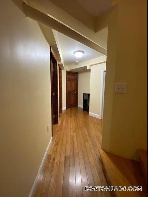 Building Photo - 154 Magazine St