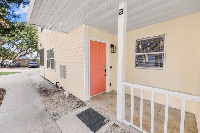 Building Photo - 109 B St