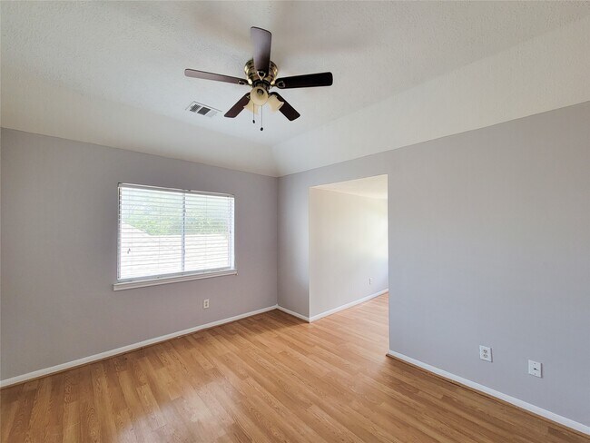 Building Photo - 9410 Barretts Glen Ct