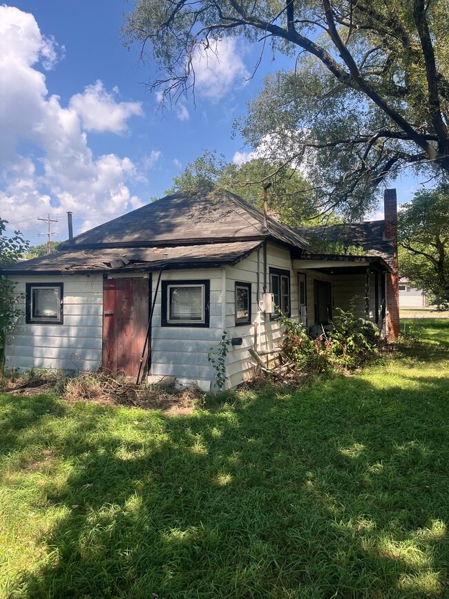 Primary Photo - 123 Grant St