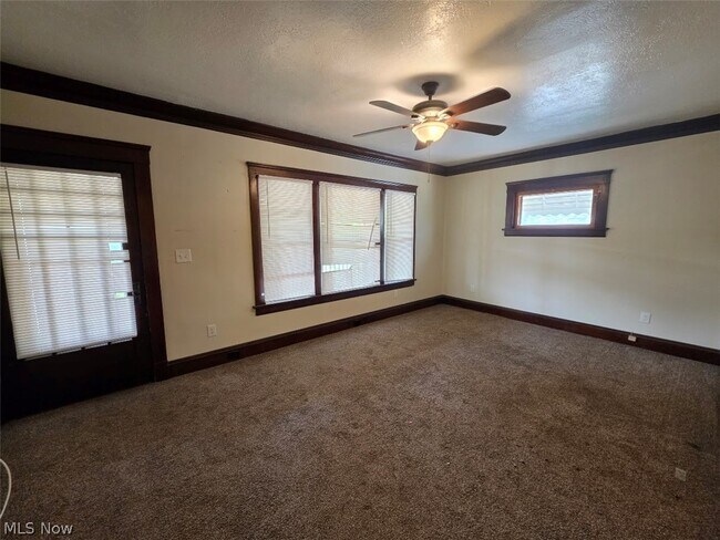 Building Photo - 4100 Mapledale Ave