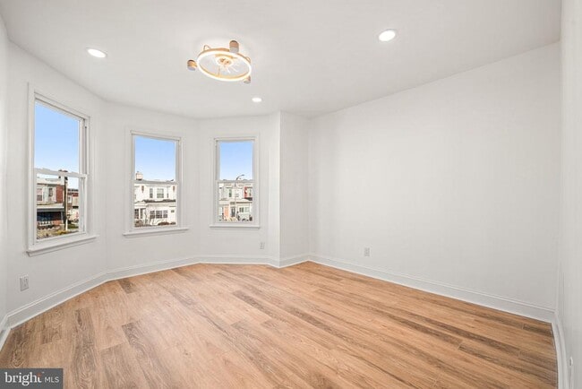 Building Photo - 6128 Chestnut St