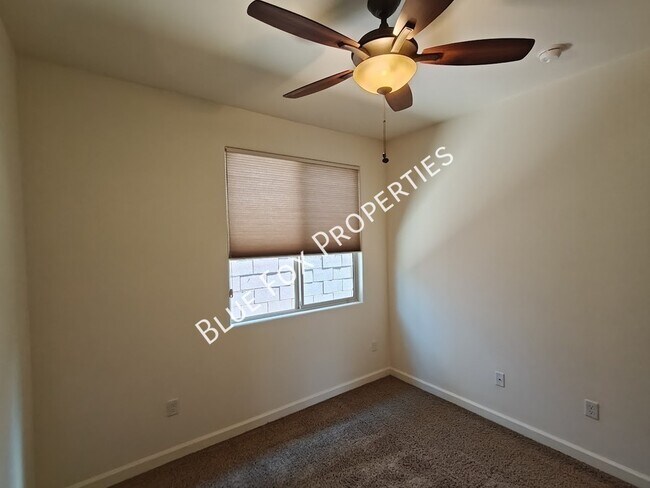 Building Photo - 12812 N Camino Vieja Rancheria
