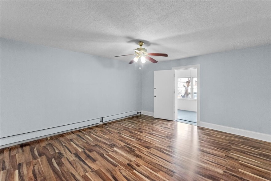 Building Photo - 11314 S Prairie Ave
